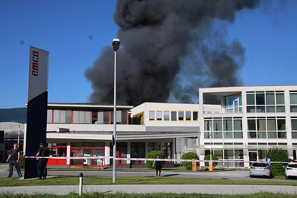 Großbrand bei Emco Hallein