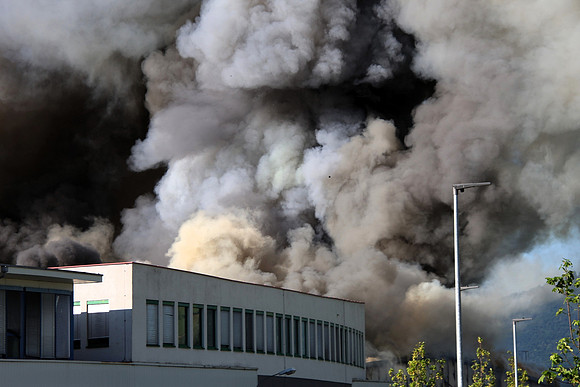 Großbrand bei Emco Hallein